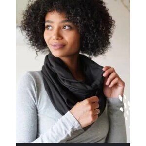 Beyond Yoga Hidden Pocket Infinity Scarf Black Lightweight NEW